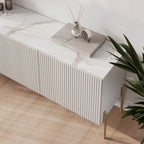 Consola/Mueble de TV beige con patas de metal – Diseño art déco, para televisores de hasta 65 pulgadas.
