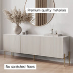 Consola/Mueble de TV beige con patas de metal – Diseño art déco, para televisores de hasta 65 pulgadas.