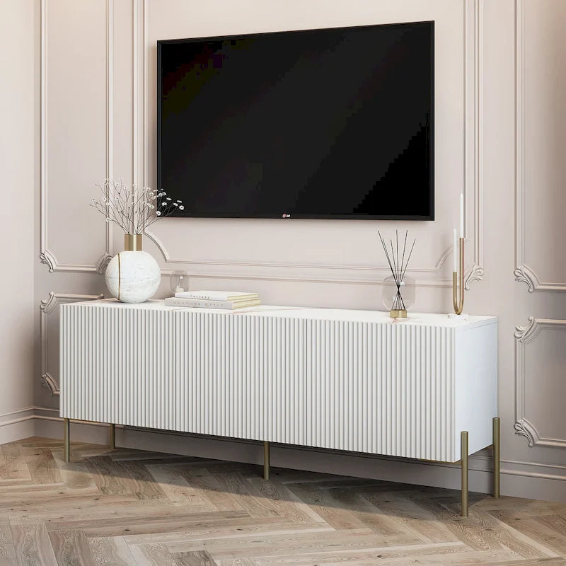 Consola/Mueble de TV beige con patas de metal – Diseño art déco, para televisores de hasta 65 pulgadas.