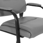 Sillón para invitados de piel sintética y estructura con acabado negro