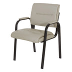 Sillón para invitados de piel sintética y estructura con acabado negro