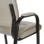 Sillón para invitados de piel sintética y estructura con acabado negro